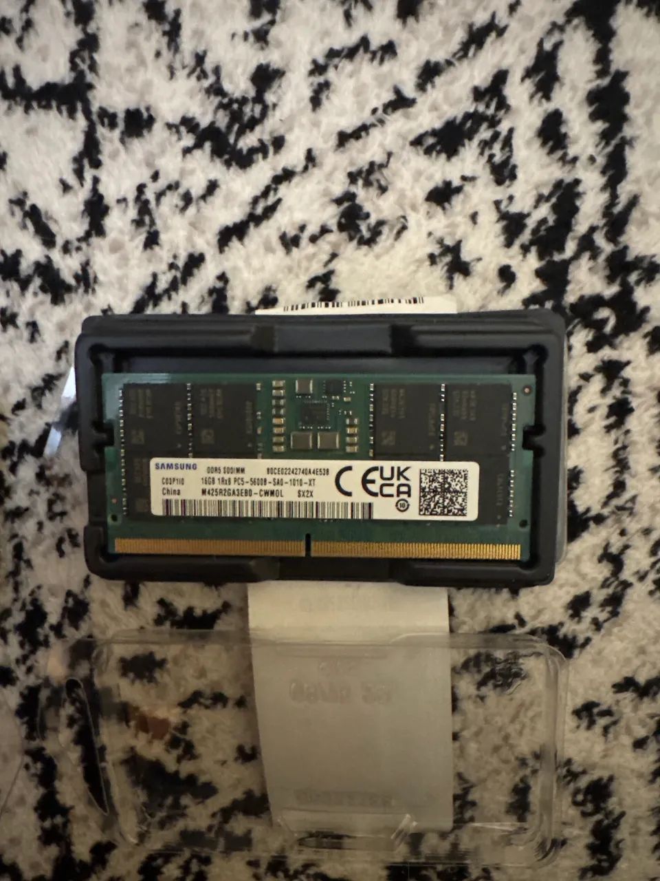 SODIMM DDR4 8GB 3200 and DDR5 16GB 5600 Memory64739358252674120