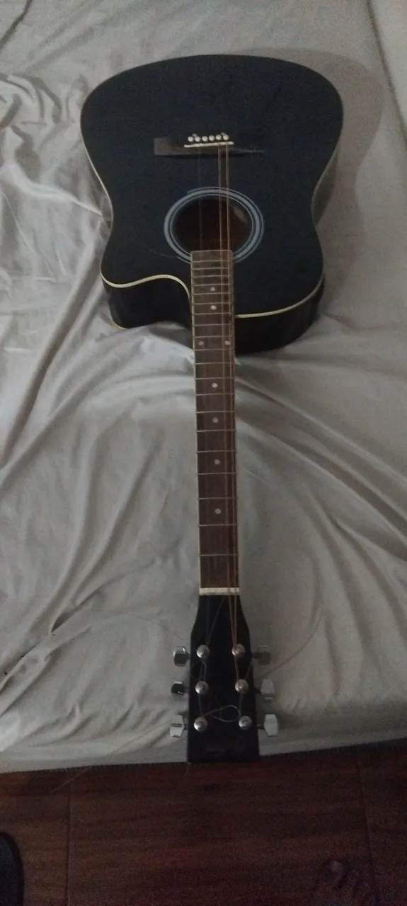 Violão elétrico preto