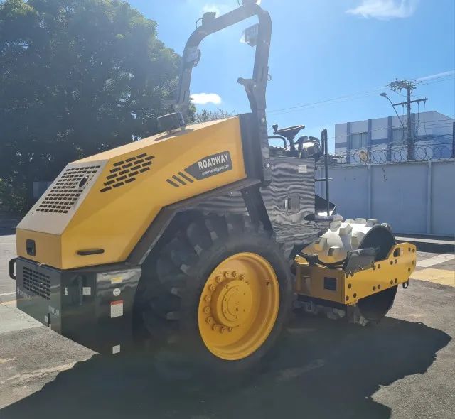 Rolo Compactador Pé De Carneiro 3500kg Motor Yanmar - Foto 3