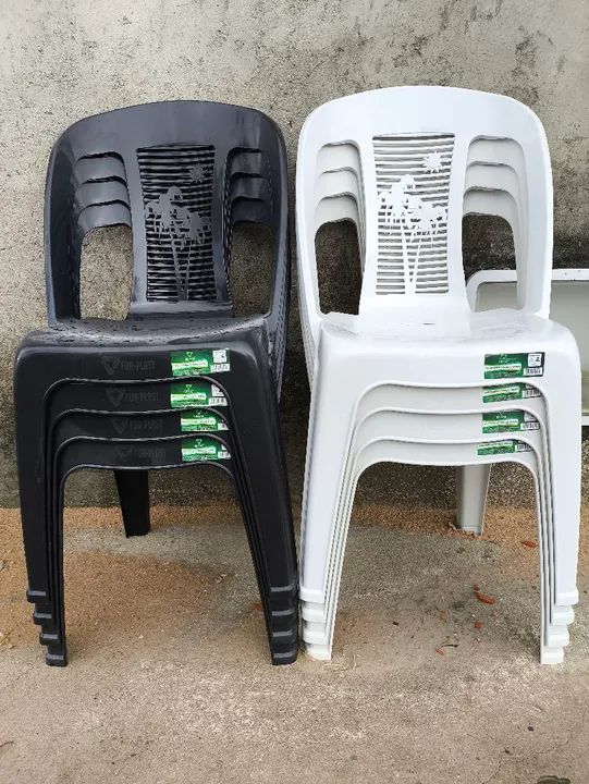 Cadeiras Plásticas Empilháveis - Preço Imperdível!