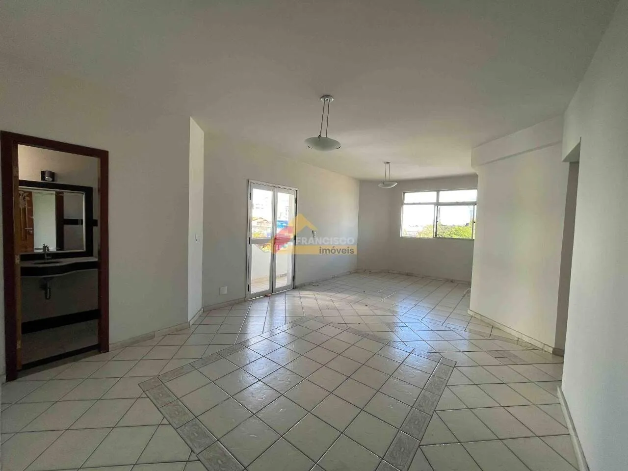 Apartamento para aluguel, 4 quartos, 1 suíte, 2 vagas, Santo Antônio - Divinópolis/MG