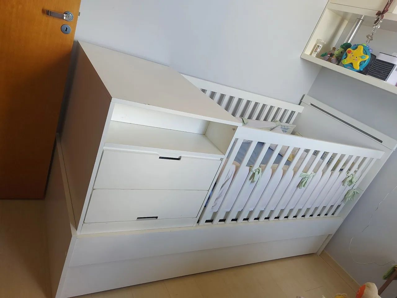 Berço Multifuncional, com cama auxiliar e trocados. Brinde colchão bebê novo. - Foto 5