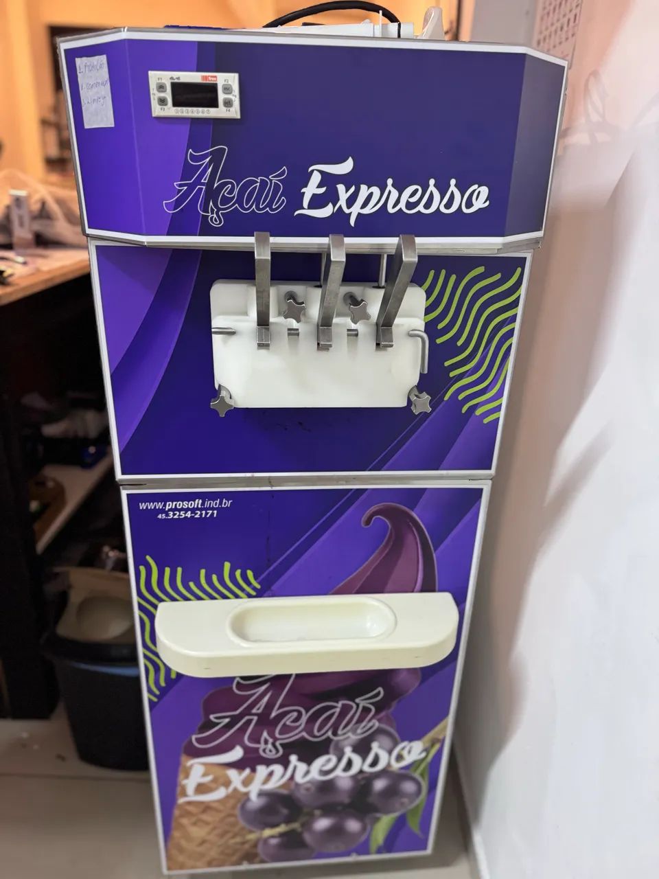 Máquina de sorvete / açaí 