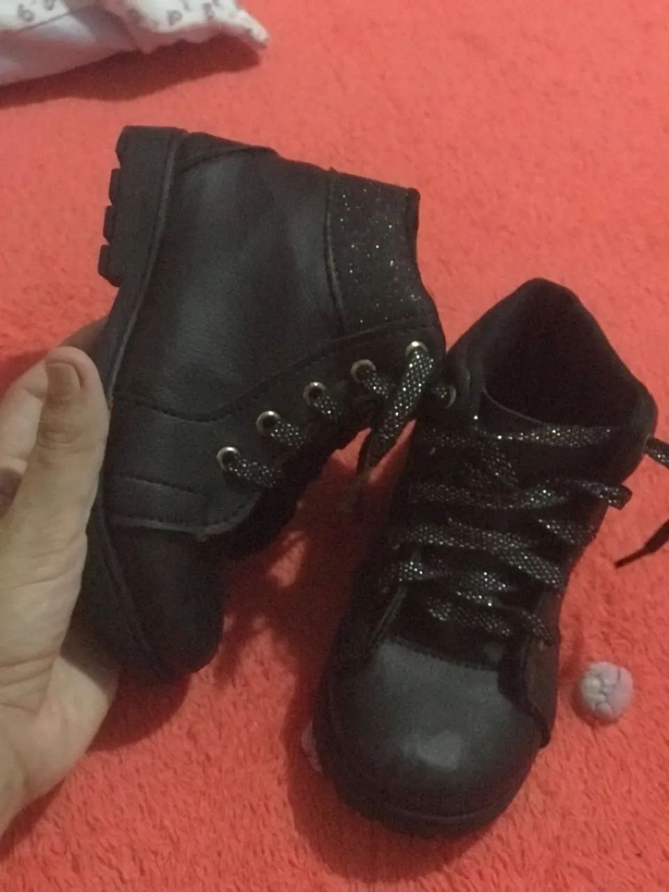 Botas infantis pretas com brilho