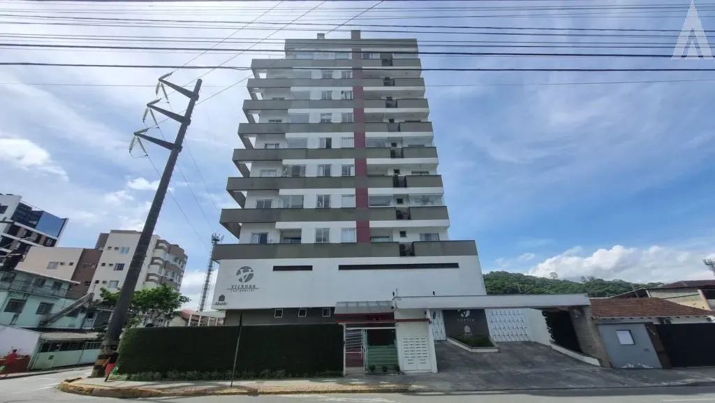 Apartamento com 2 quartos, 1 sendo suite, 1 bwc social, sala de estar / jantar, cozinha e 