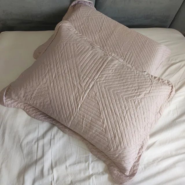 NOVO | Par Porta Travesseiros 70x50cm Rosê Matelassê Com Abas (fronhas) - Foto 2