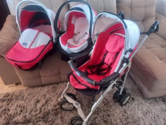 Trio Chicco / ?kit passeio? com carrinho de passeio, moisés e bebê conforto.