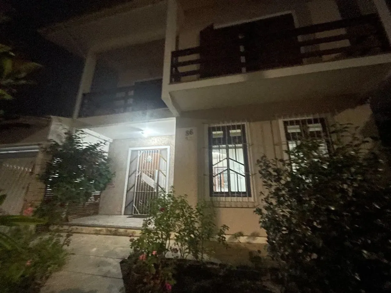 Casa 4 Quartos com 1 Suíte e 230m² - Centro