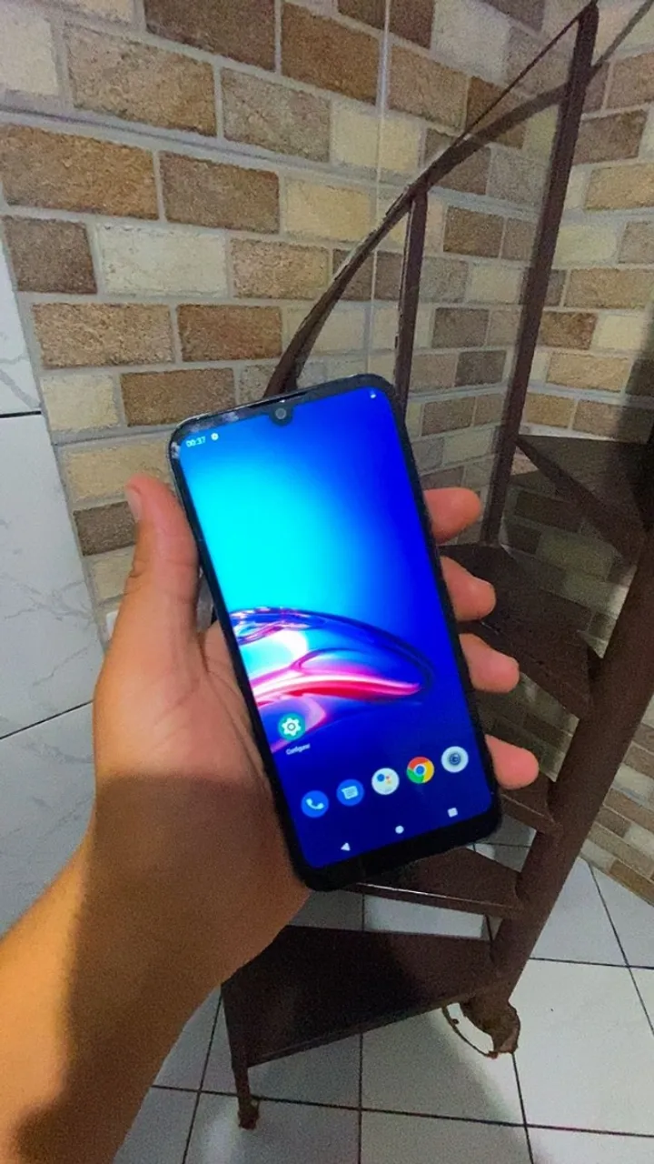 Celular motorola moto E6s entrego no endereço ou faço envio acompanha carregador