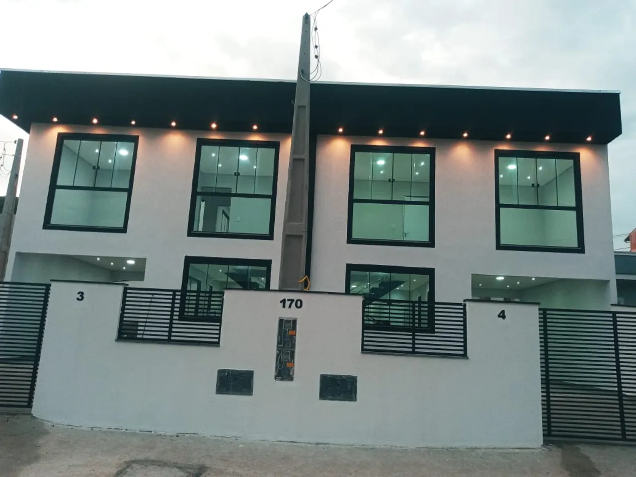 Sobrado de alto padrão em Piçarras! Espaço e sofisticação!