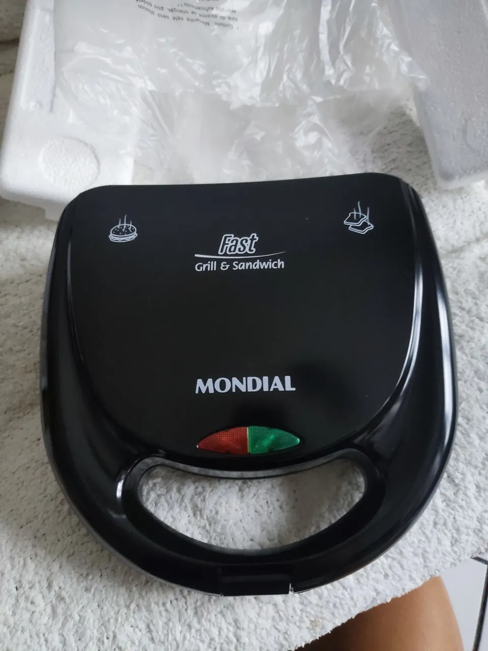 Sanduicheira e Grill Fast Mondial
