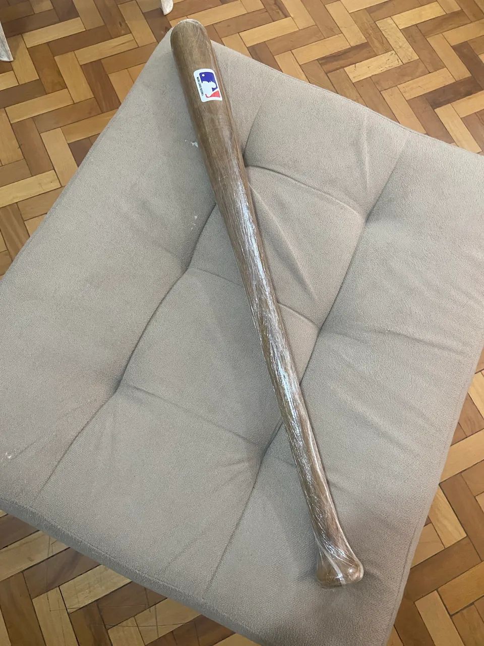 Taco de beisebol de madeira 76cm com suporte de parede  - Foto 6