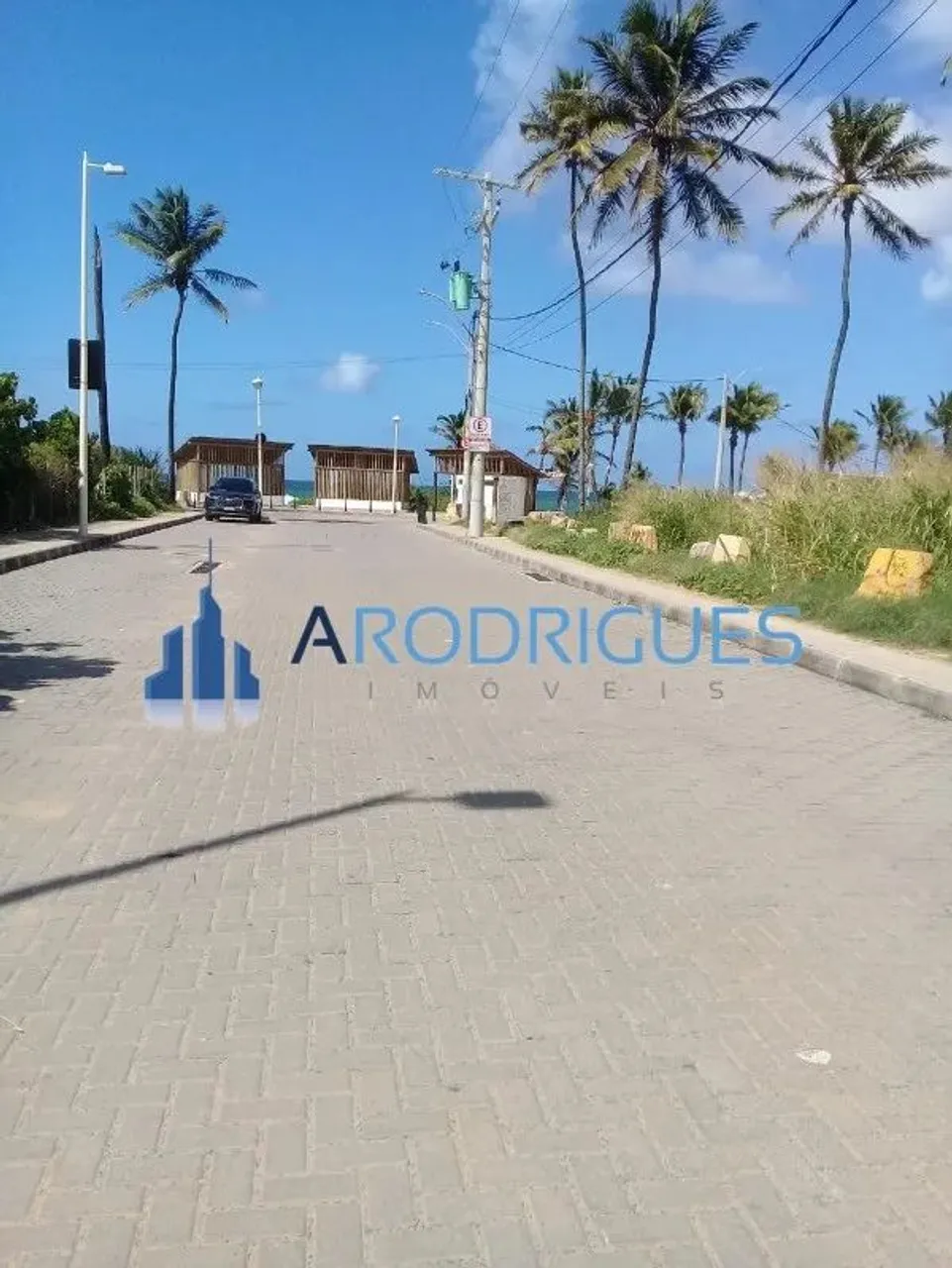Terreno à venda em Salvador-BA, no bairro Stella Maris, 560m² de área - Localização privil