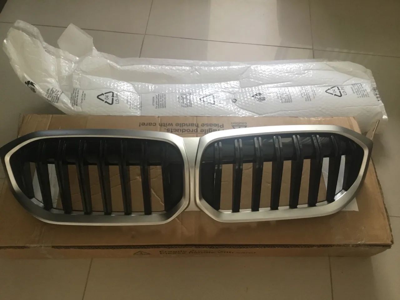 Grade frontal BMW 320