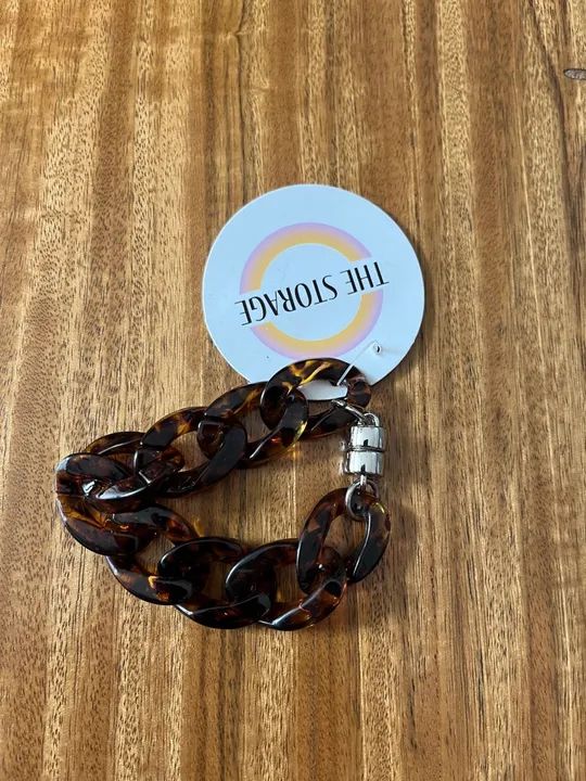 Pulseira de elos em tartaruga