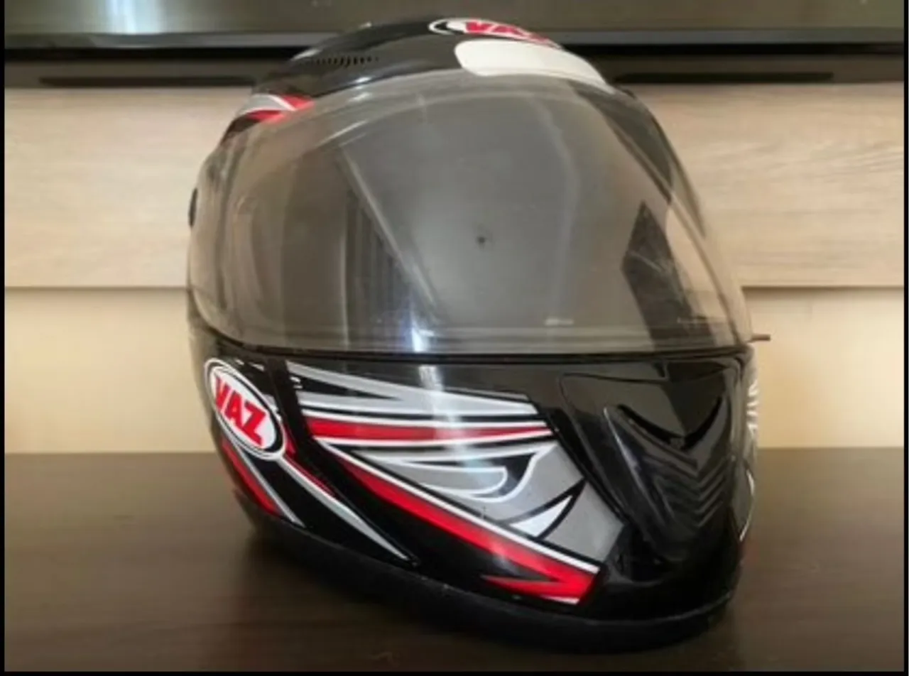 Capacete Vaz número 58 bem acolchoado muito novo