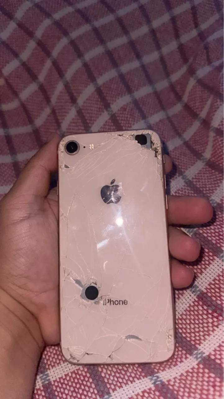 IPHONE 8