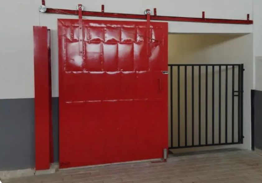 Portas corta fogo para galpões  - Foto 4