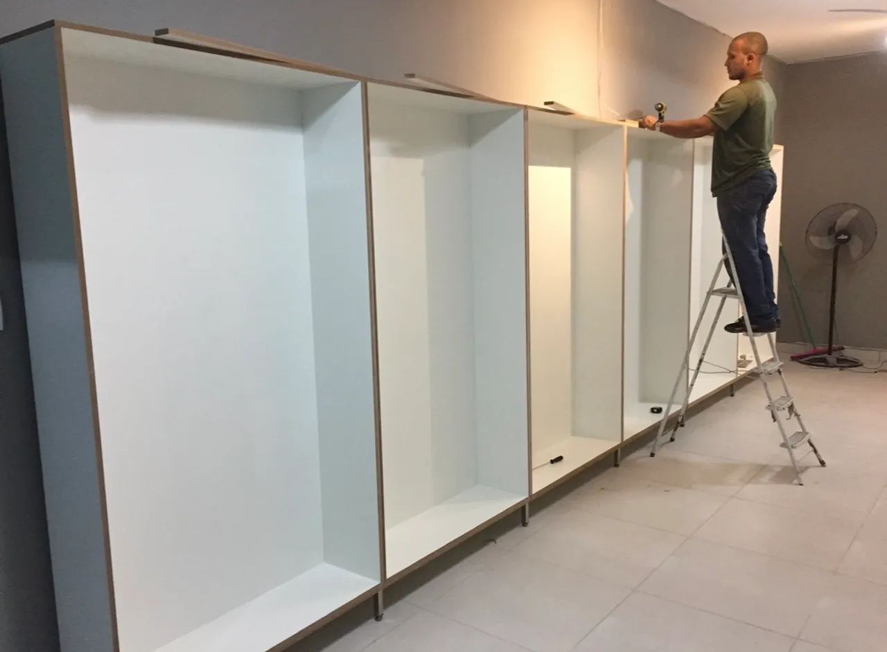 Móveis modulados com prateleiras de vidro - 14 blocos em MDF - Monte sua loja - Foto 3