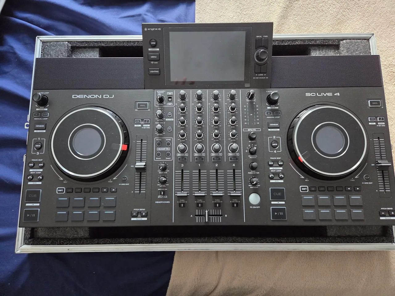 Controladora Denon DJ SC LIVE 4