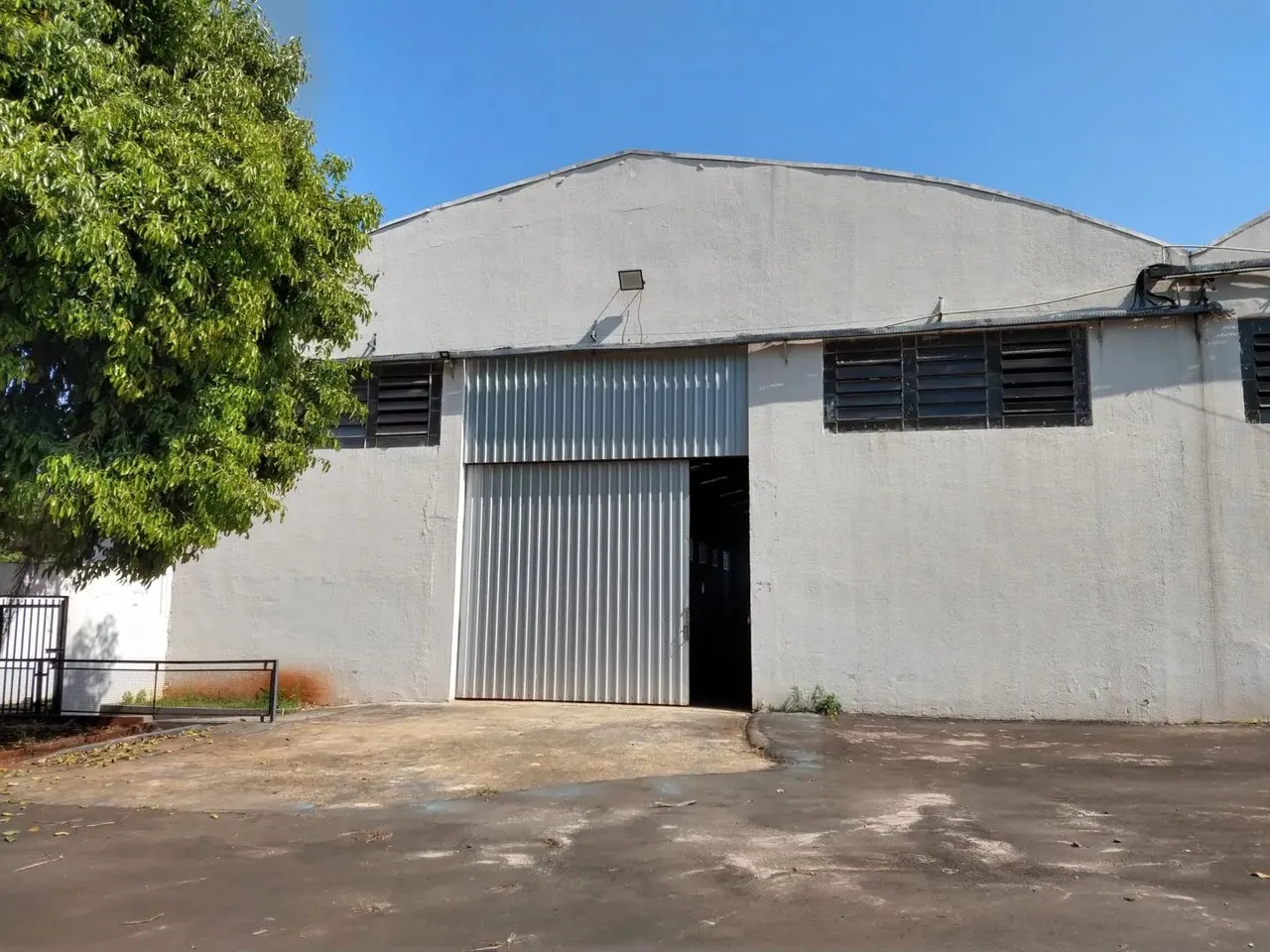 Barracão com 1525m² na região Oeste de Londrina