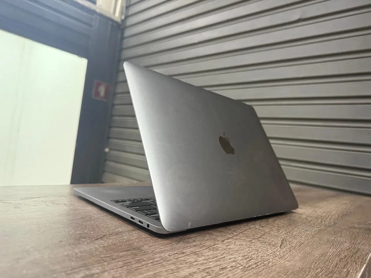 限定版 macbook pro 2020 16gb MacBook本体