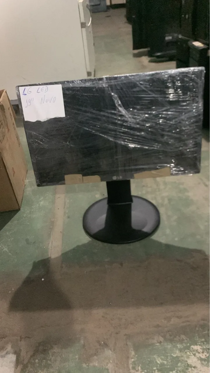 Monitor LG LED 19 Polegadas DVI/ VGA