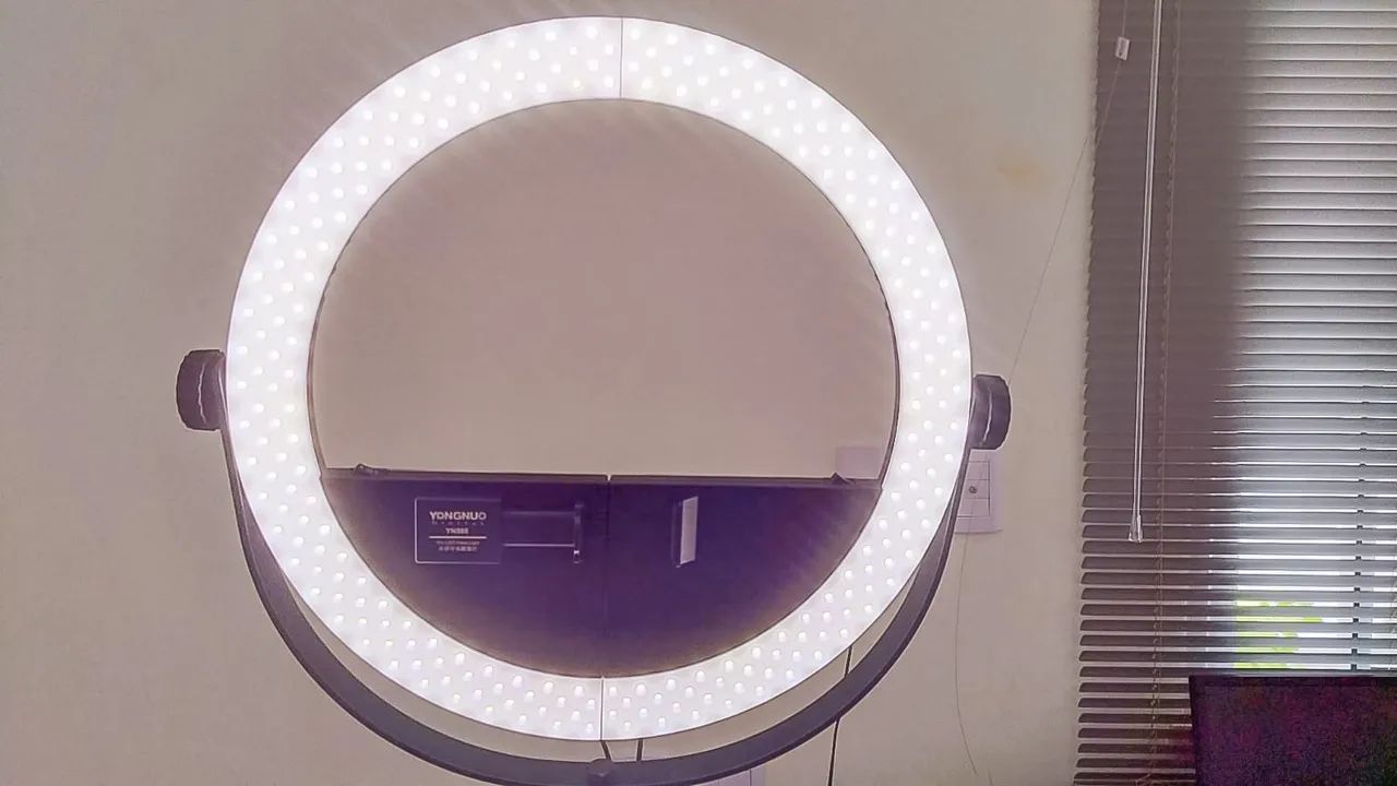 Vende-se Iluminador  Ring Light Yongnuo Yn508 Led + Fonte + Tripé - Foto 5