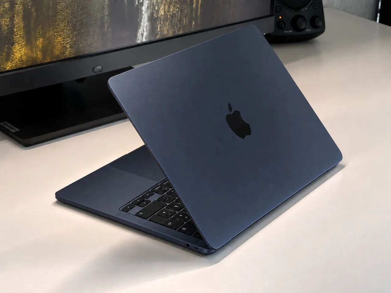 MACBOOK AIR M2 / 8GB RAM / 256 NVME - Foto 4