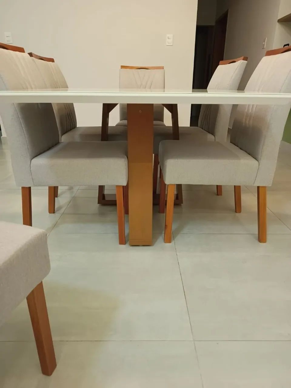 Jogo de mesa com 8 cadeuras, linho cinza claro - Foto 2