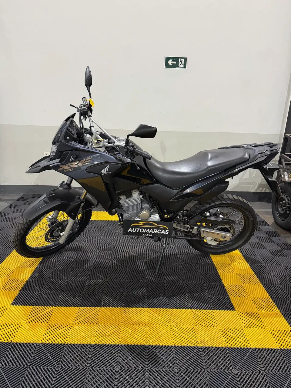 XRE 300 2023  - Foto 2