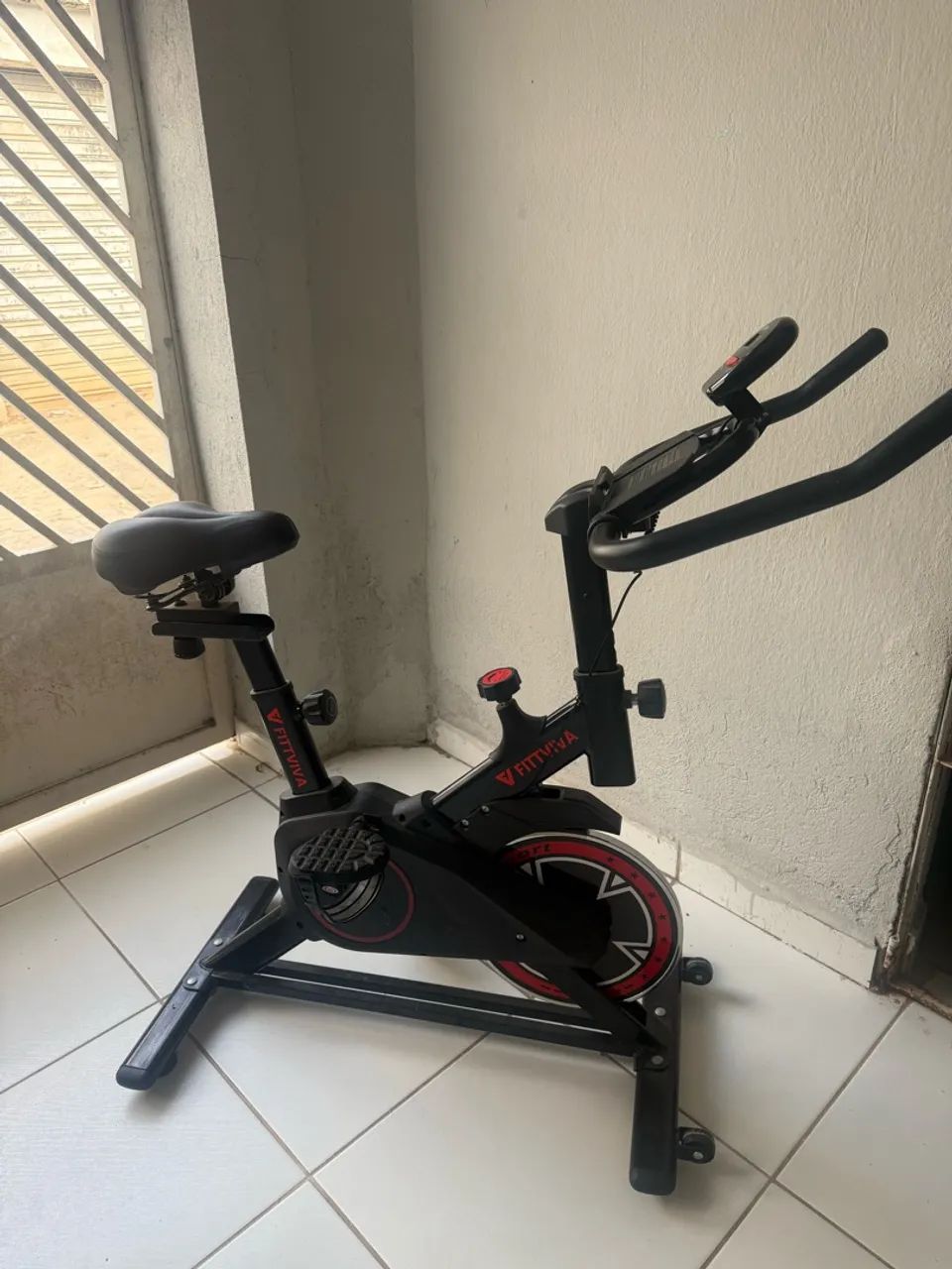 Bicicleta Ergométrica + Halteres  - Foto 2