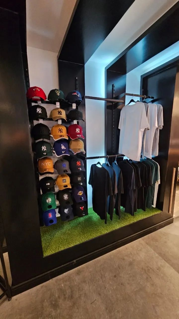 Expositor Roupas e Bonés - Foto 2
