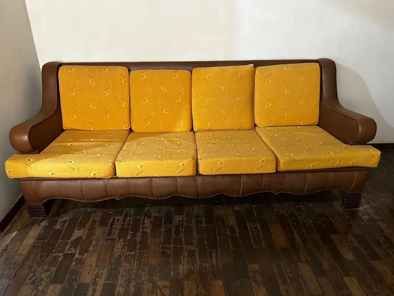 Conjunto de Sofá e Poltronas