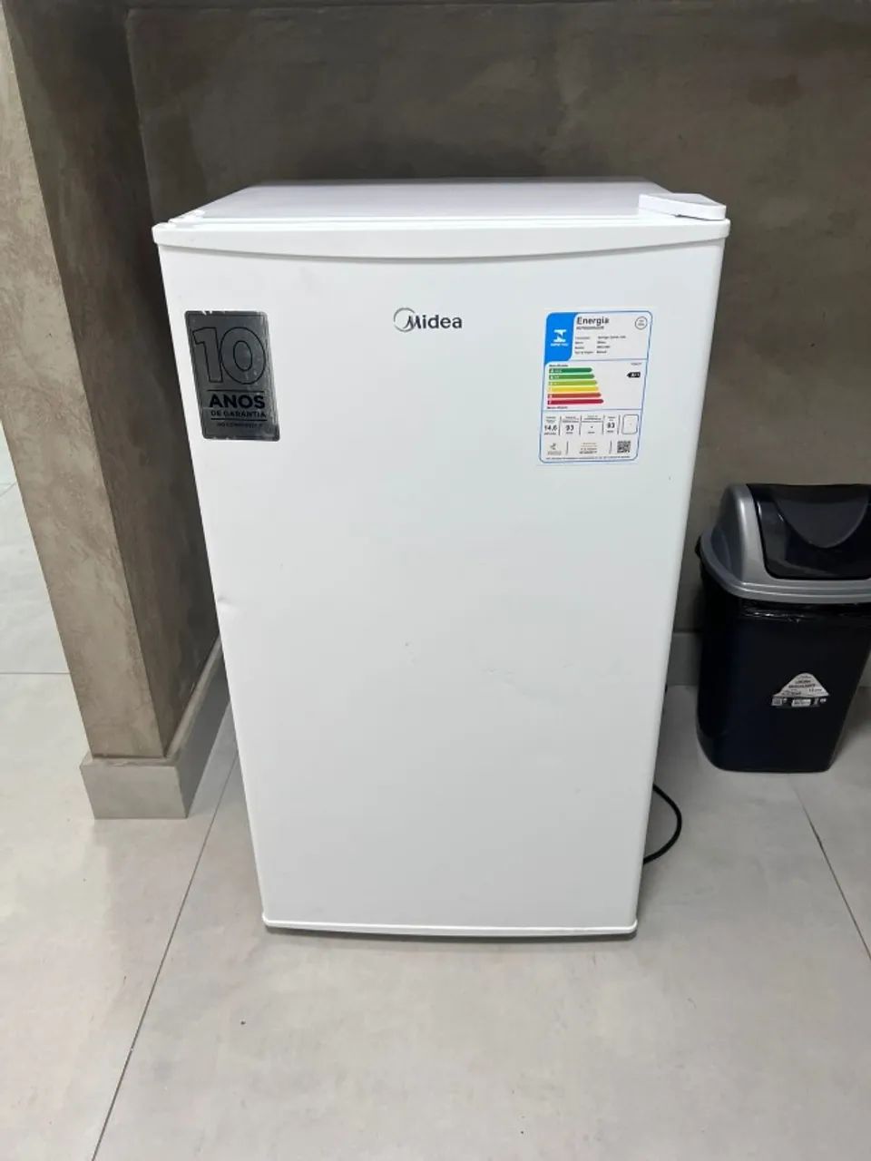 Frigobar Midea 93 Litros