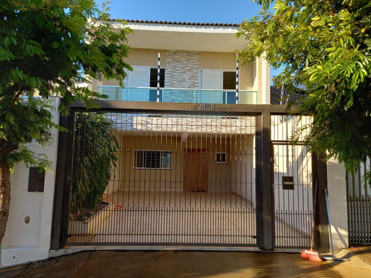 Sobrado 1 suíte + 3 quartos - Foto 2