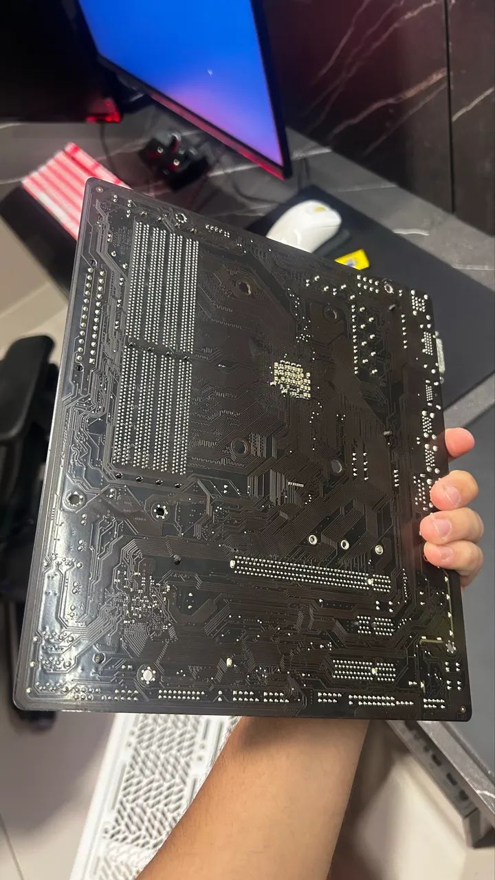 Vendo Placa mãr Gigabyte AB350M - Foto 3