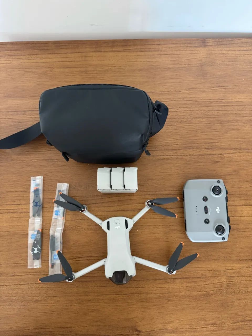 Drone DJI Mini 3 Fly More Combo - Pouquíssimo usado - Foto 2