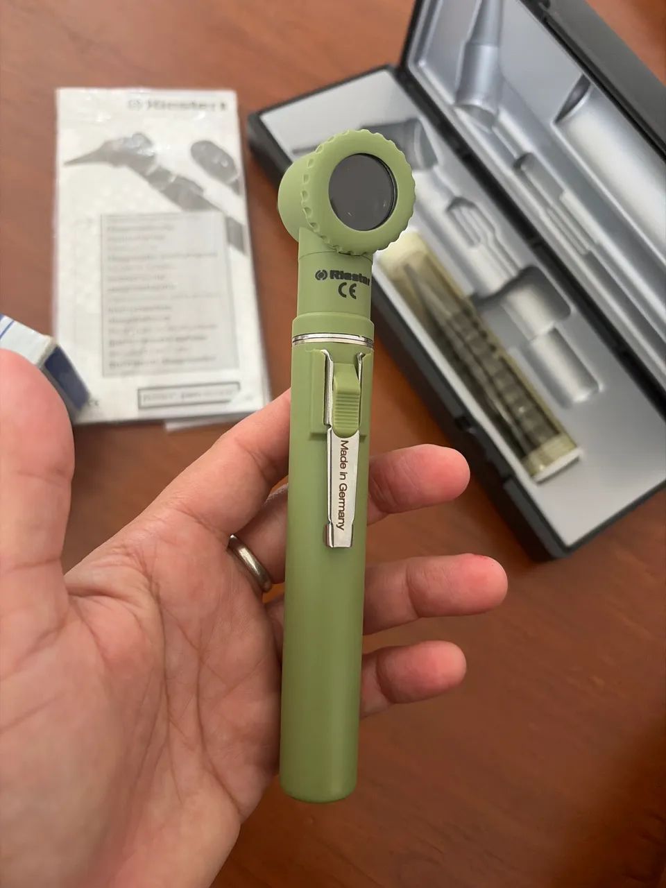 Otoscópio RI-mini 2,5v verde Riester - Foto 4