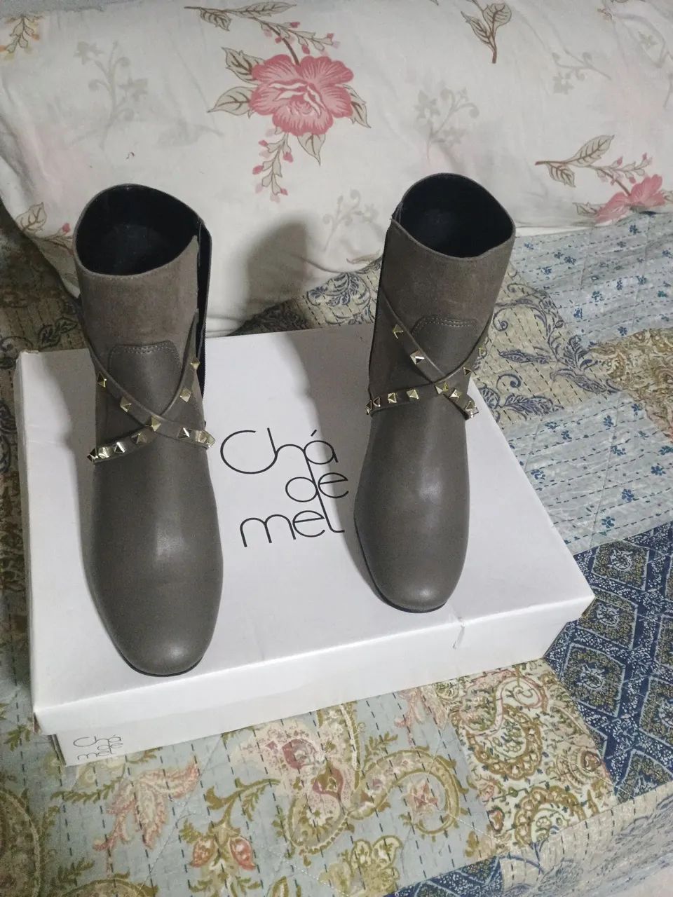 Vendo bota nova! 150 reais número 36 - Foto 3