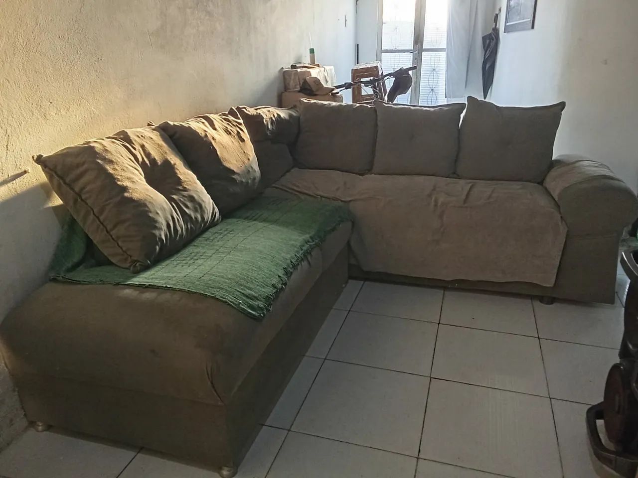 APENAS O SOFÁ DE 3 LUGARES 