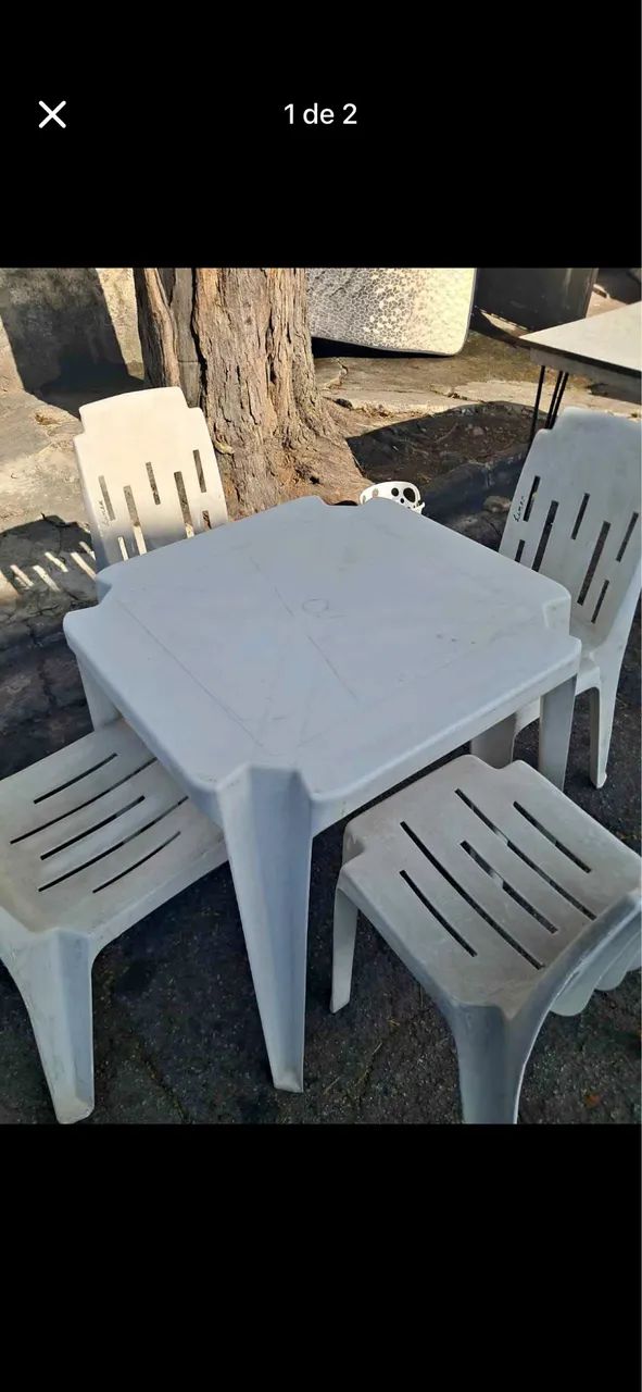 Conjunto de mesinha de plástico465546568039802881