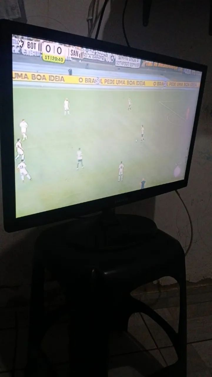 Tv LCD 24 polegadas 