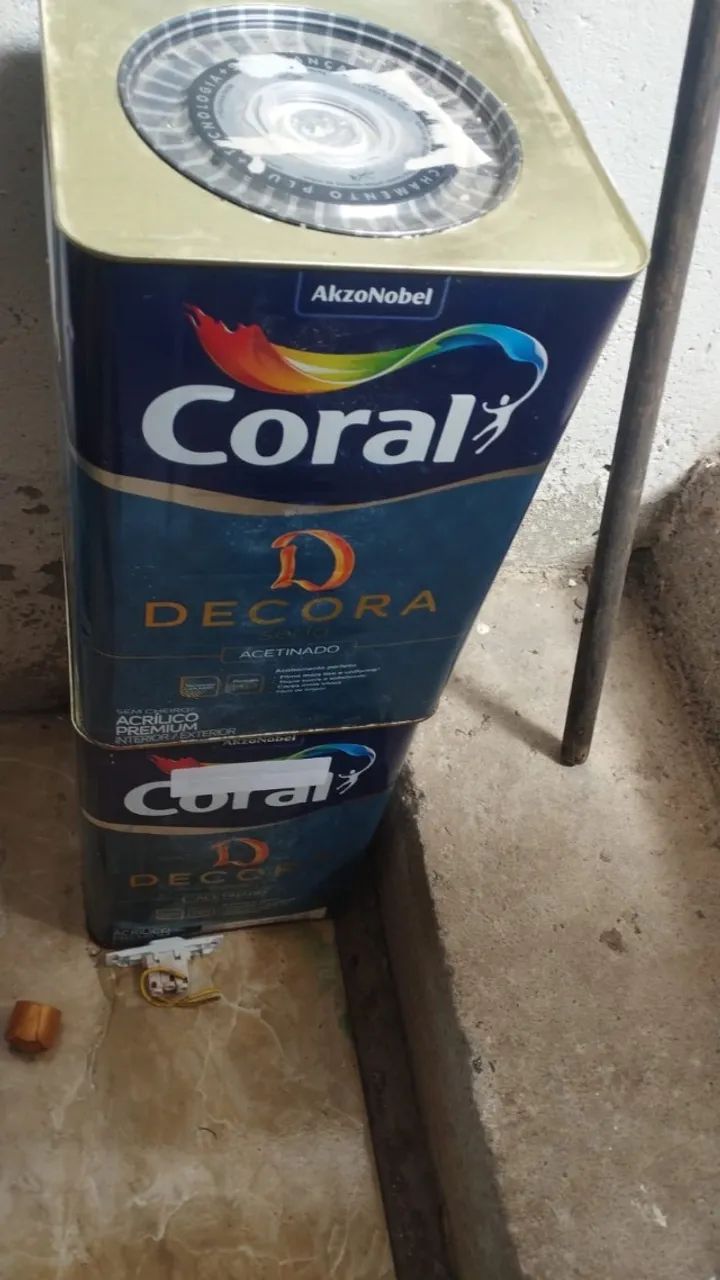 Lata de tinta coral 16 litros 