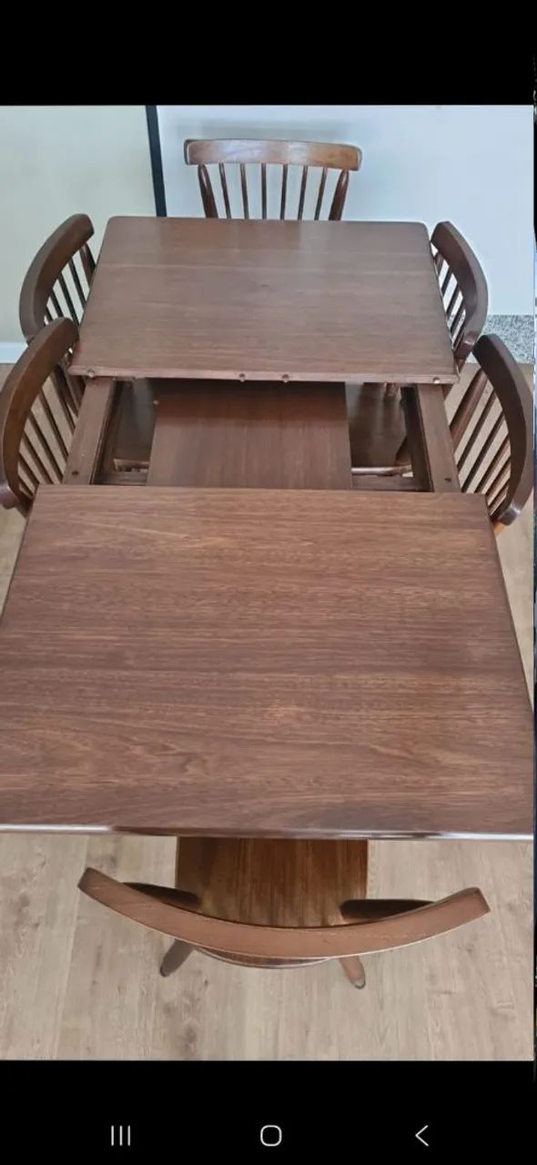 Mesa de madeira maciça expansível com 6 cadeiras - Foto 2