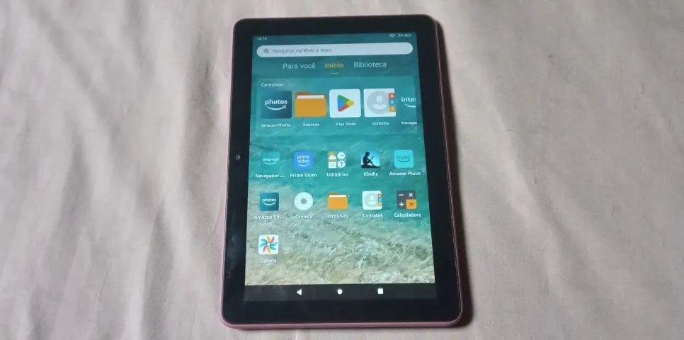 Tablet Amazon Fire 8. com 32gb de armazenamento funcionando