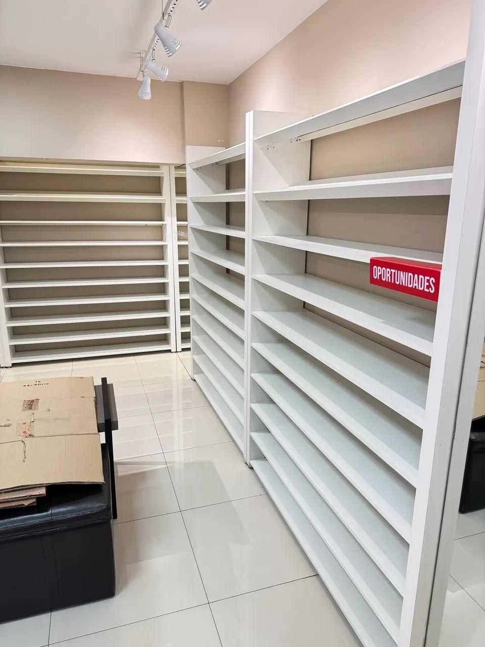 Oportunidade Prateleiras para Loja de Sapatos  - Foto 3