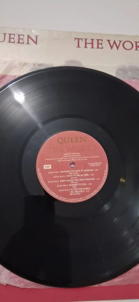 Lp queen "the works" usado  - Foto 4