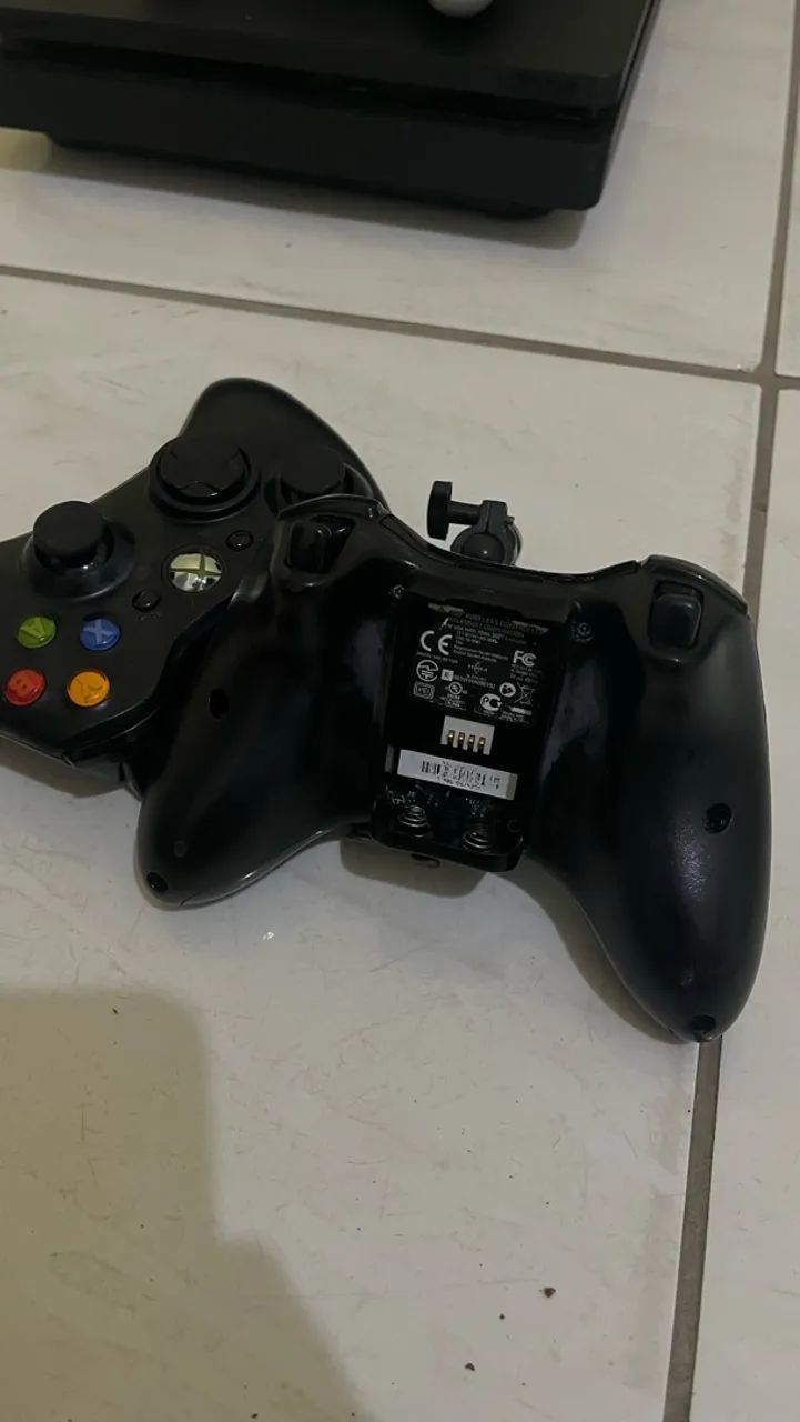  2 CONTROLES XBOX 360 ? NO ESTADO