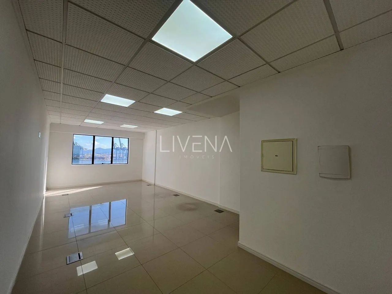 SALA COMERCIAL LOCALIZADA NO CENTRO DE ITAJAÍ - Foto 2